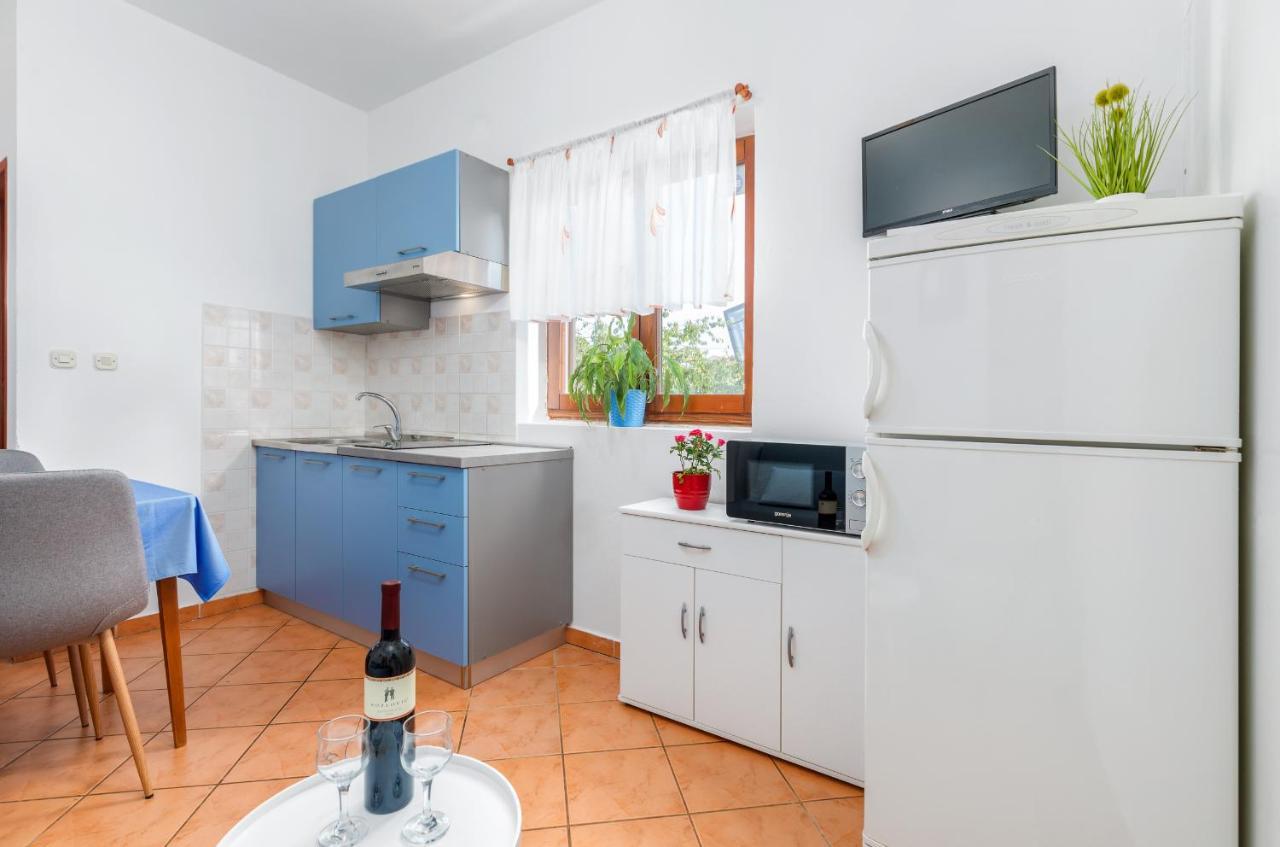 Center Of Fazana Apartments Katarina Eksteriør billede