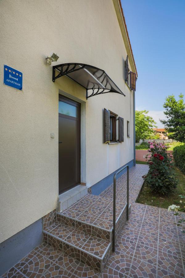 Center Of Fazana Apartments Katarina Eksteriør billede